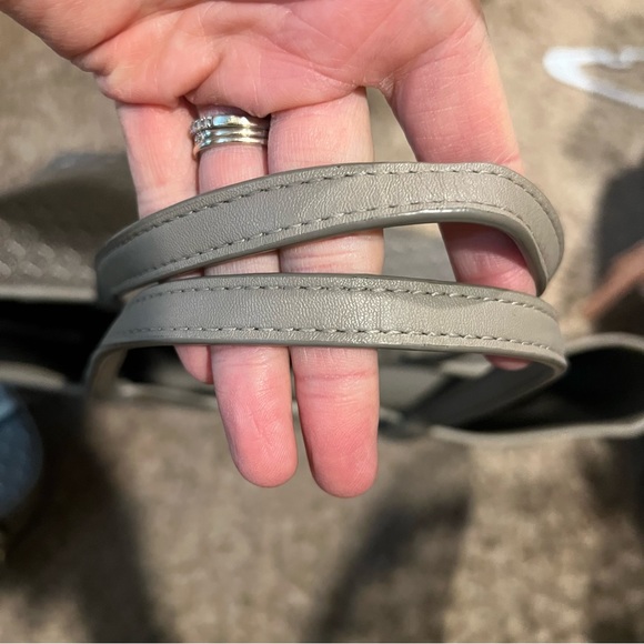 Tory Burch Tote Bag and matching pouch - Picture 6 of 11